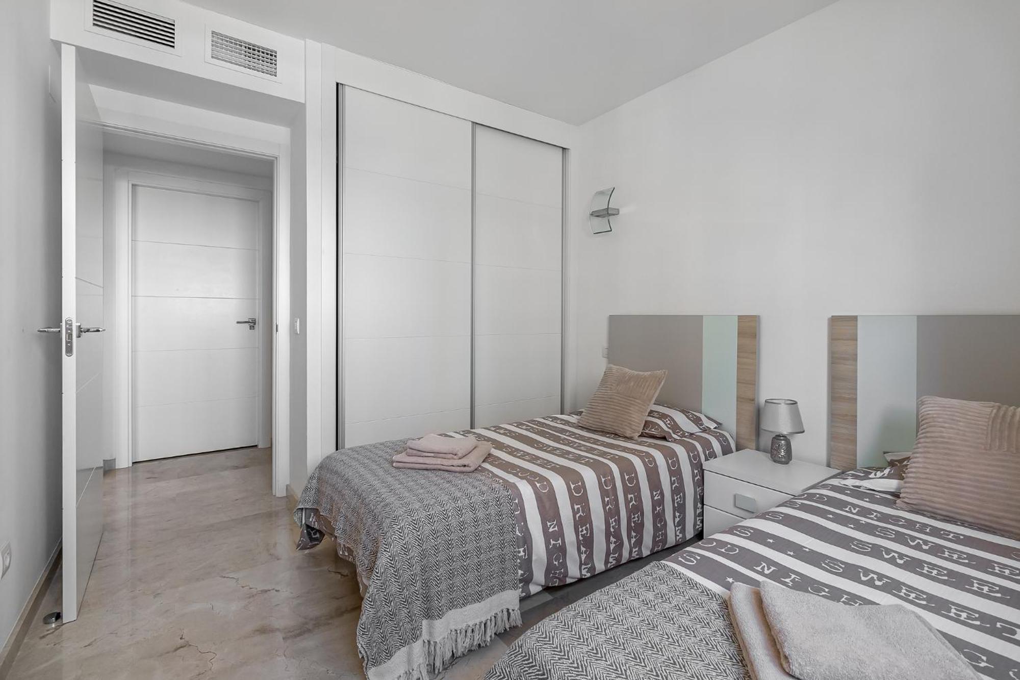 New Apartment With Sea View And Pool Torrevieja Extérieur photo